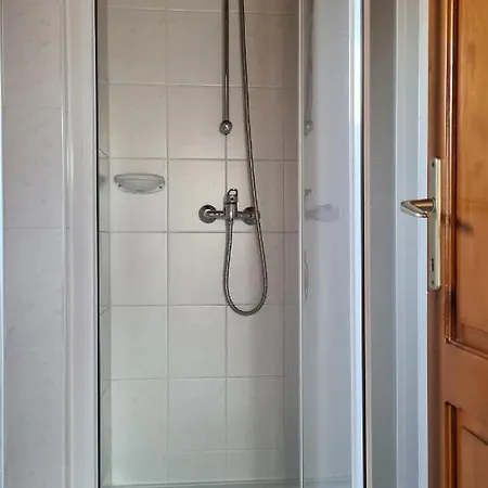Hajas Familia Kiado Szobak 民宿 Balatonmáriafürdő